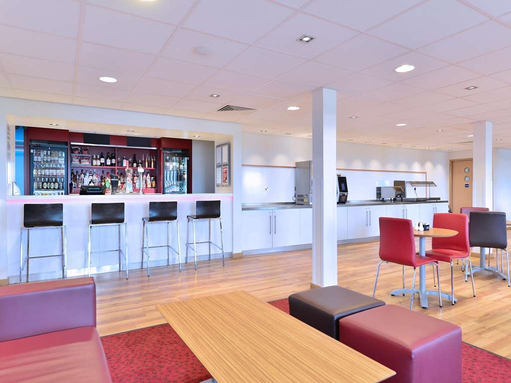 Travelodge London Finchley Restoran gambar